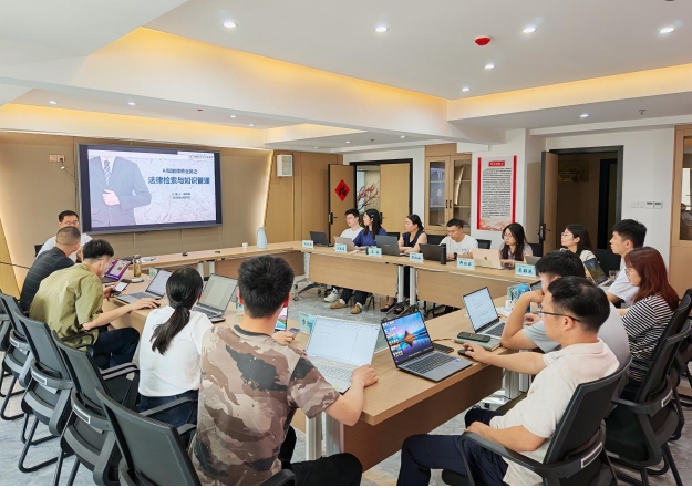 法律人遇上AI：一场关于效率与未来的深度对话 ——“以AI赋能律师业务之法律检索与知识管理”讲座在岩铮所成功举办
